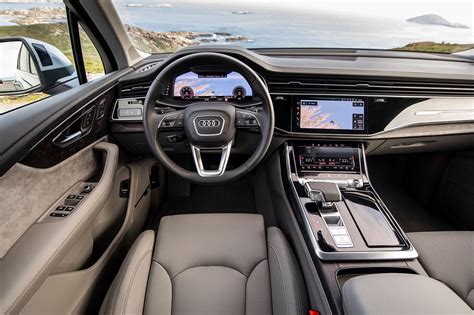 audi q7 interior.